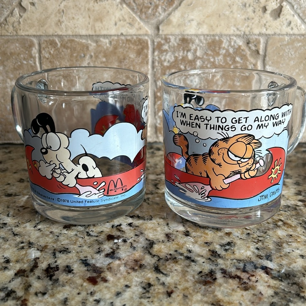 Two Vintage 1978 McDonalds Garfield and Odie Glass Mug Coffee Cup Jim Da…